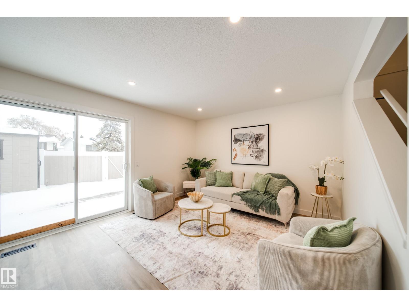 Additional image 2 of 125 Woodborough Way NW, Edmonton, AB, T5Y1N2