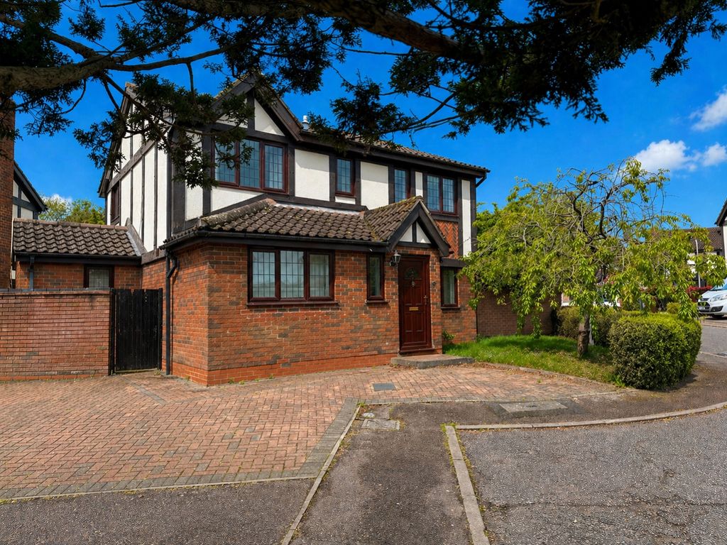 4 bed detached house for saleKestrel Way, Buckingham, Buckinghamshire MK18
