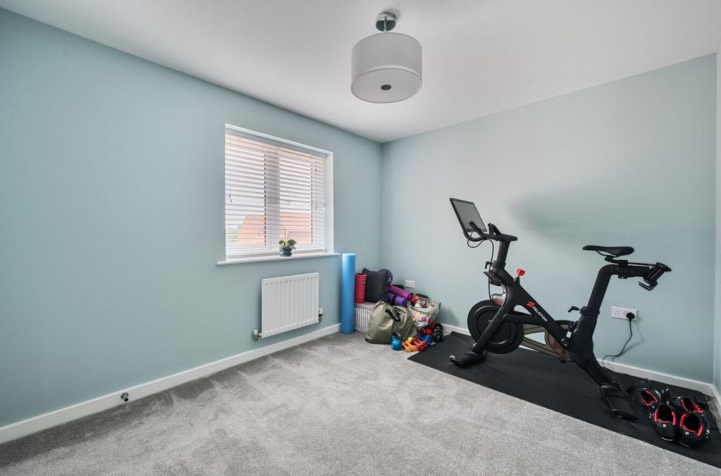 Additional image 10 of 5 bed detached house for saleWalton Close, Alton, Hampshire GU34