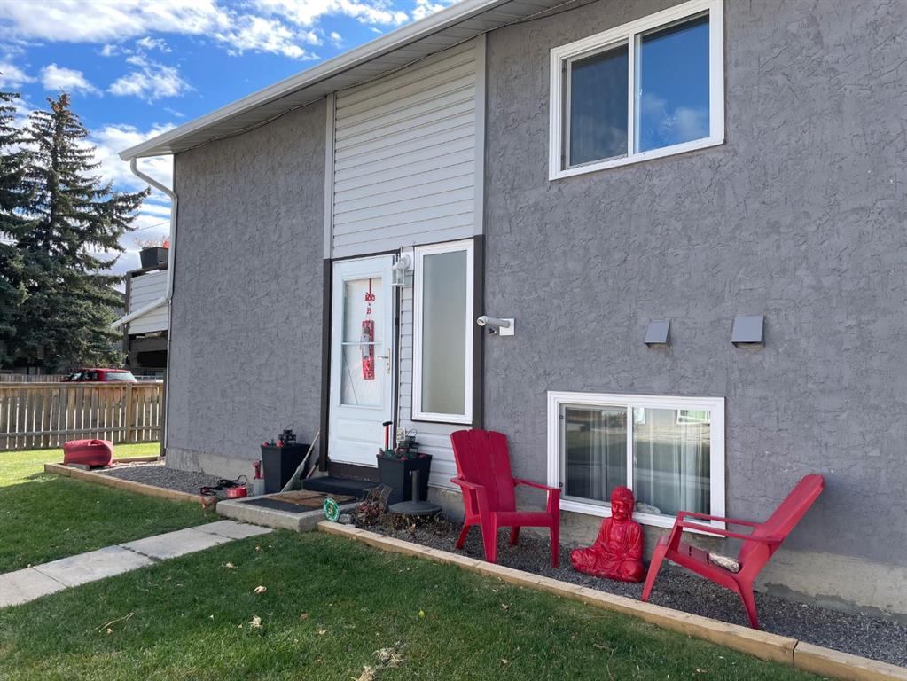 B-100 Oak Avenue, Okotoks, AB, T1S 1H9