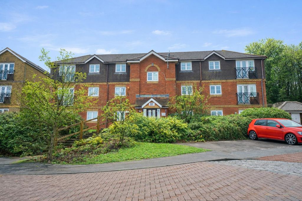 2 bed flat for saleHelmsman Rise, St. Leonards-On-Sea TN38