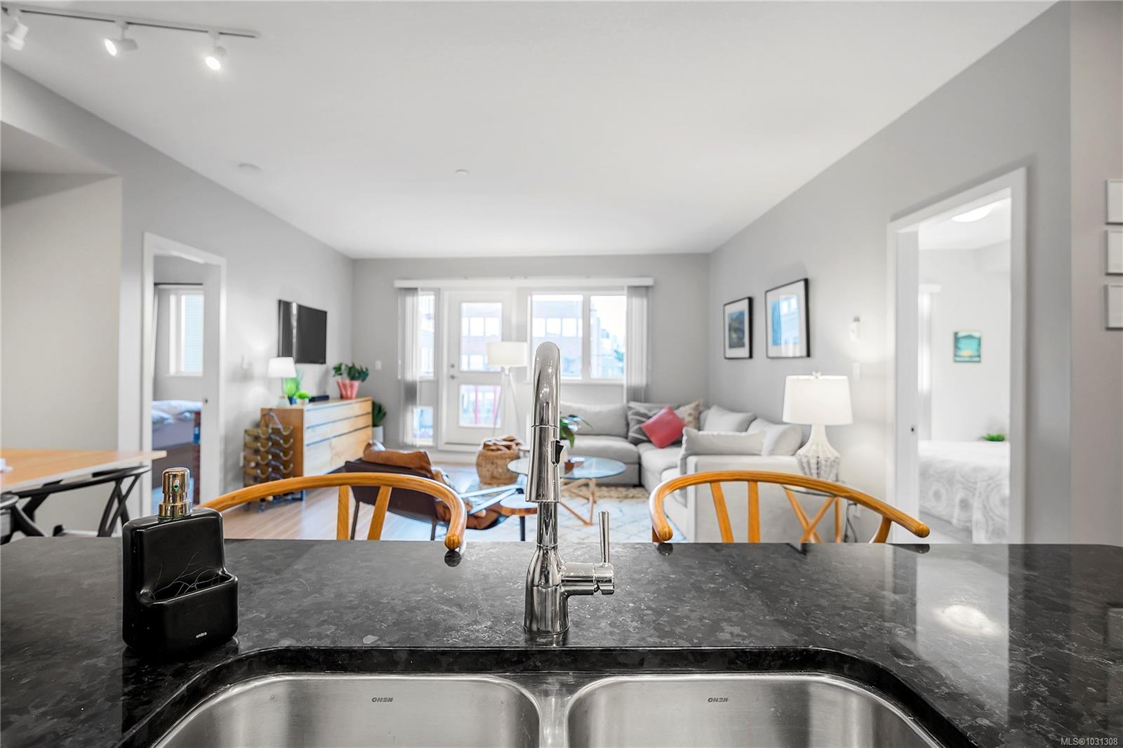 Additional image 6 of 315-99 Chapel Street, Nanaimo, BC, V9R 5H3