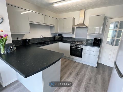 Hillhead Parkway, Newcastle Upon Tyne NE5