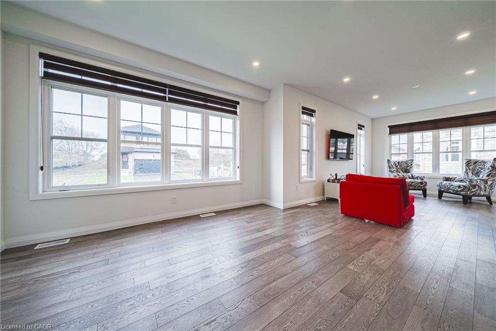 28 Cherry Blossom Heights, Hamilton, ON, L9B 0K5 photo 5
