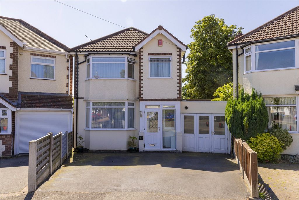 3 bed detached house for saleElm Croft, Oldbury, West Midlands B68