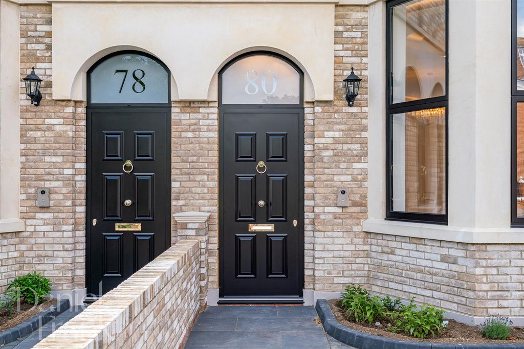 Additional image 38 of 5 bed semi-detached house for salePalmerston Road, Buckhurst Hill IG9