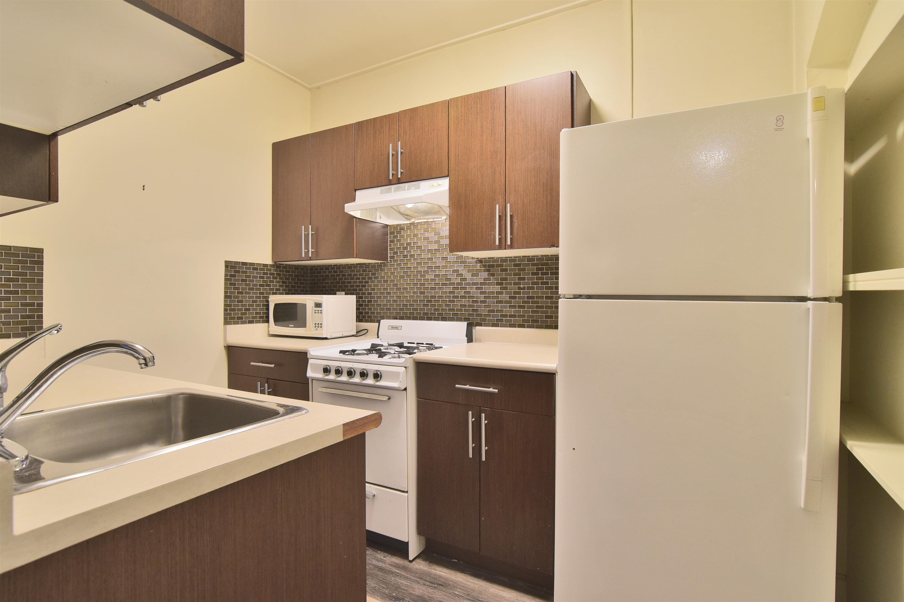 Additional image 3 of 5-935 Jervis Street , Vancouver, BC, V6E 2B5