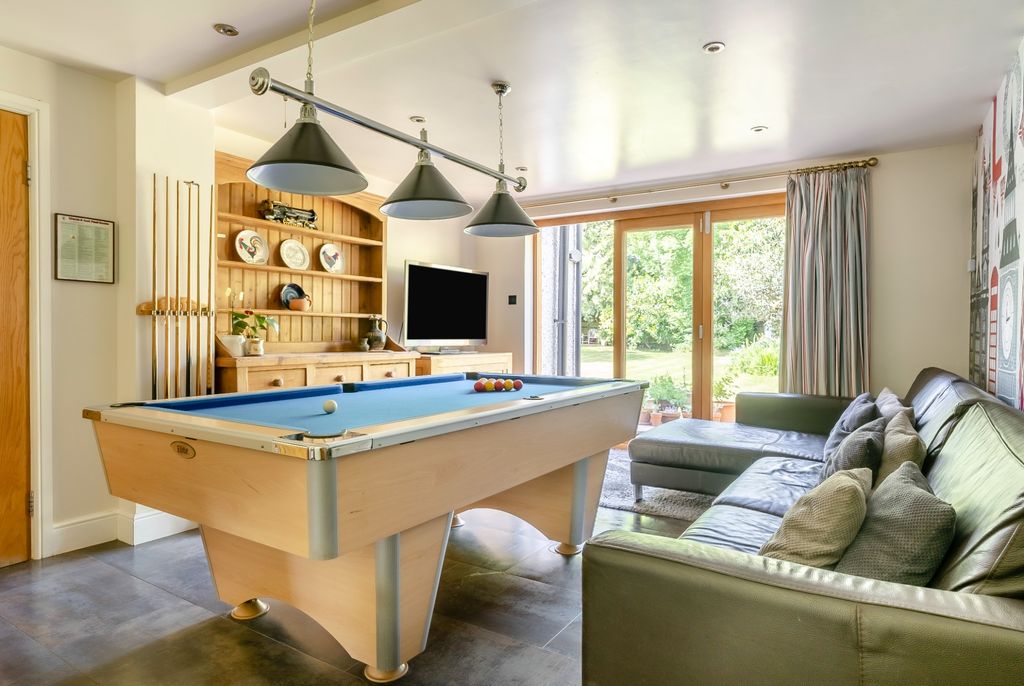 Additional image 9 of 6 bed detached house for saleBois Avenue, Chesham Bois, Amersham HP6