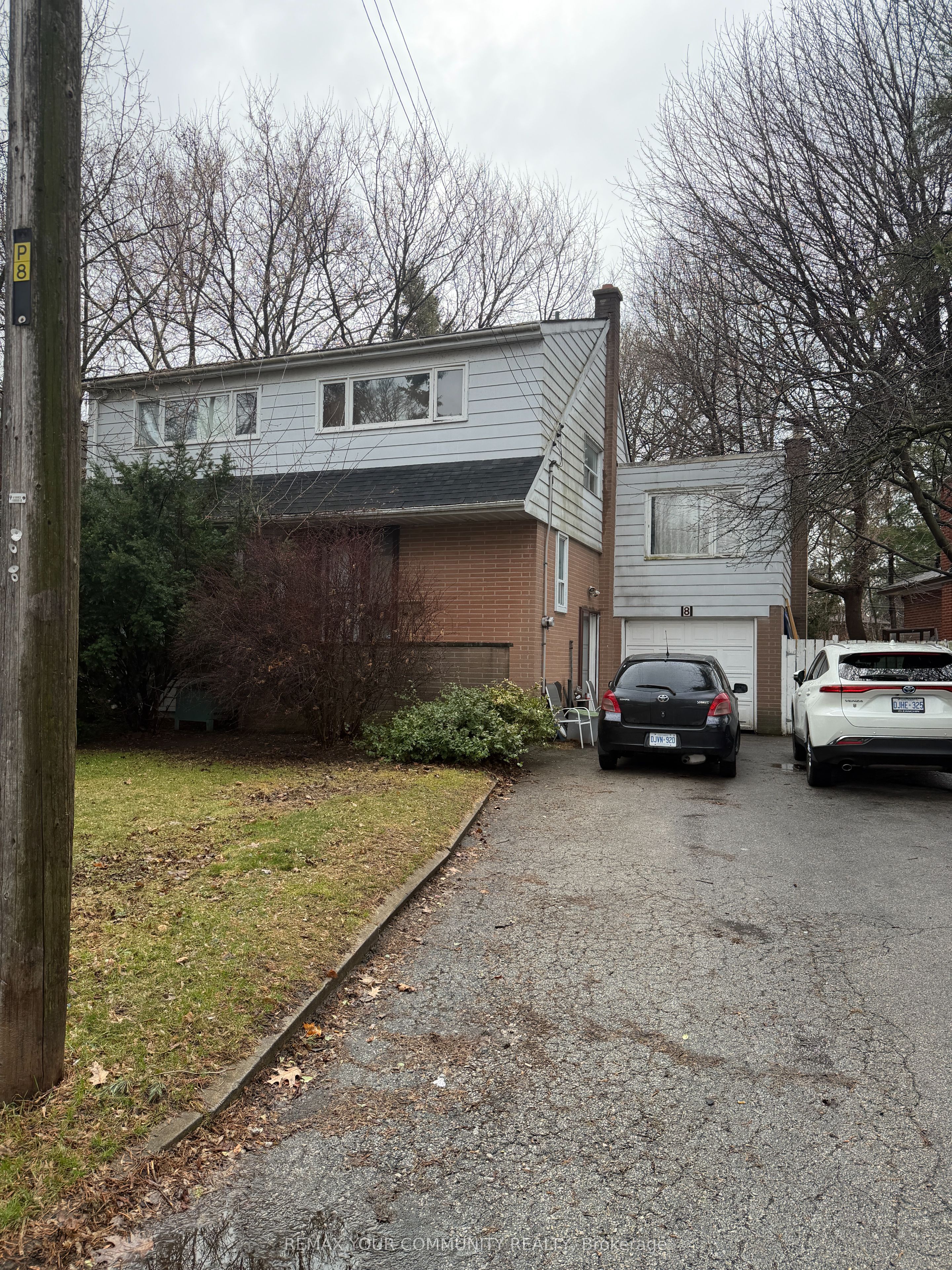 8 Appledale Road, Toronto, ON, M9B 5G4