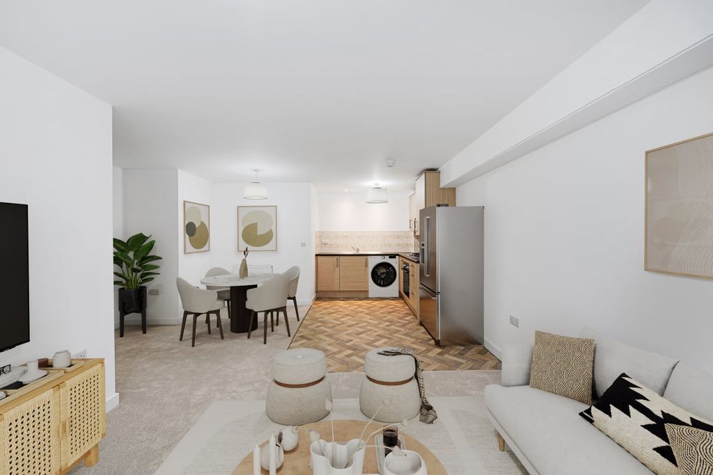 2 bed flat for saleClifton Square, Burnley BB12 photo 2