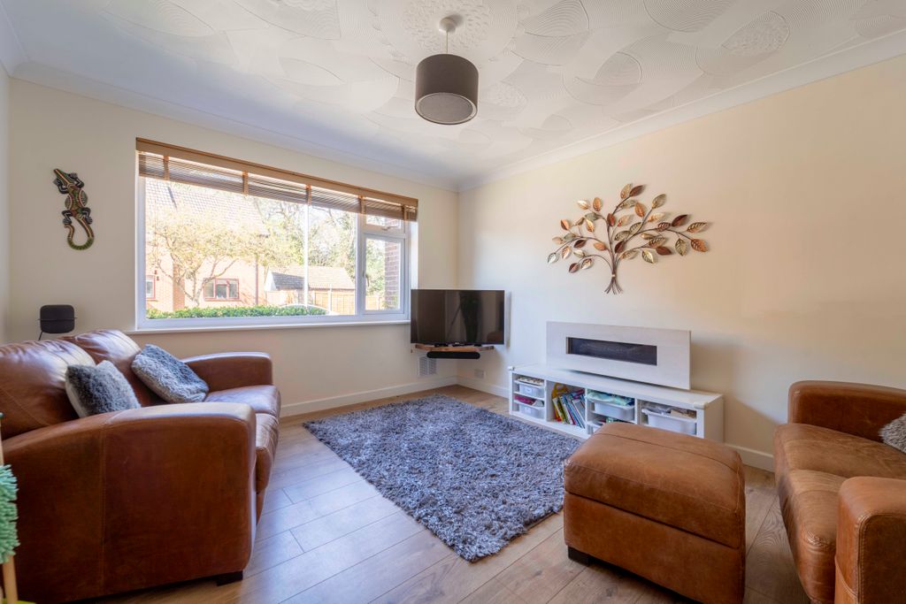 Additional image 4 of 3 bed semi-detached house for saleRef: Re - Wentworth Drive, Broadstone BH18