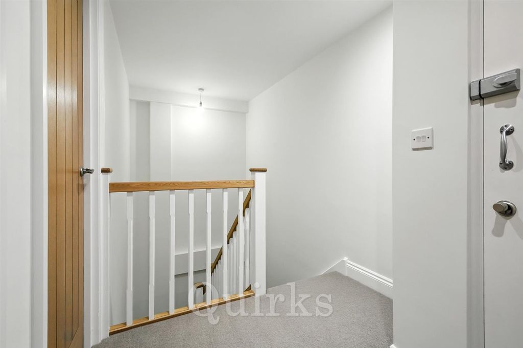 Additional image 9 of 2 bed flat for saleHigh Street, Billericay CM12