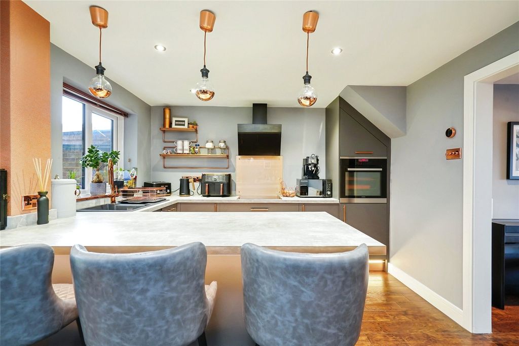 Additional image 11 of 3 bed semi-detached house for saleChichester Close, Bicester, Oxfordshire OX26