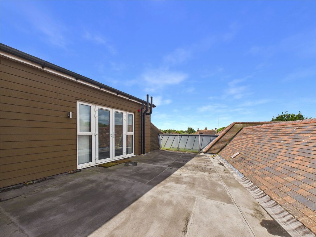 Additional image 10 of 2 bed flat for saleGrundisburgh Road, Woodbridge, Suffolk IP12