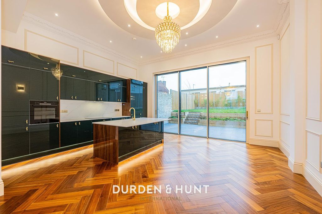 Additional image 4 of 5 bed semi-detached house for salePalmerston Road, Buckhurst Hill IG9