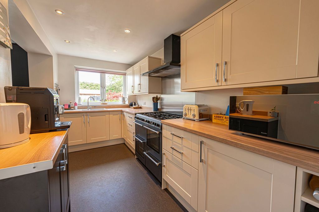 Additional image 9 of 3 bed semi-detached house for saleSt. Josephs Close, Undy NP26