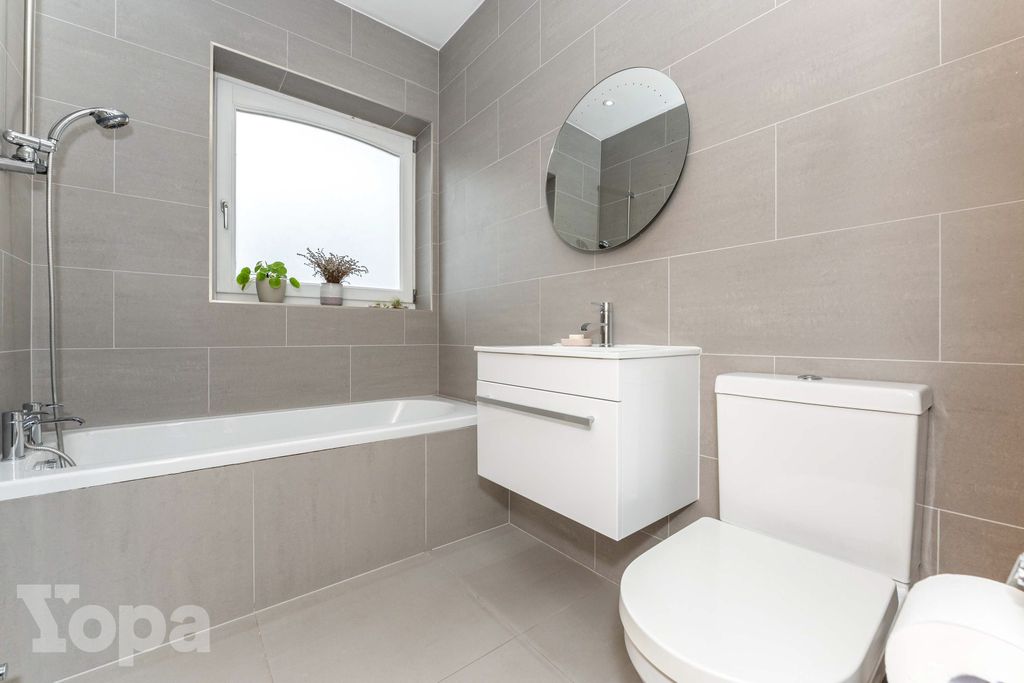 Additional image 15 of 4 bed detached bungalow for saleWoolwich Road, Belvedere DA17
