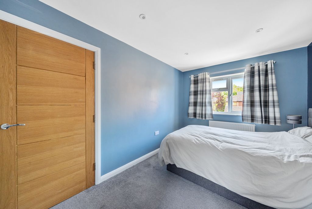 Additional image 16 of 2 bed detached house for saleHawkswell Close, Woking GU21