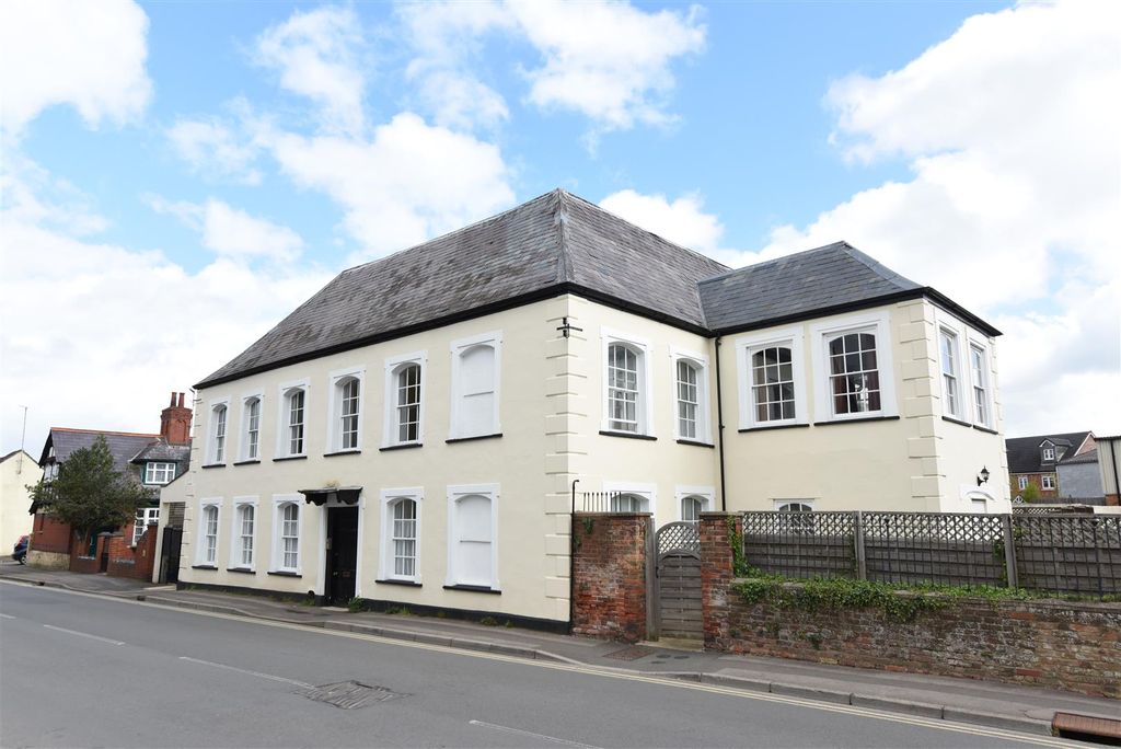 1 bed flat for saleMarybrook Street, Berkeley GL13