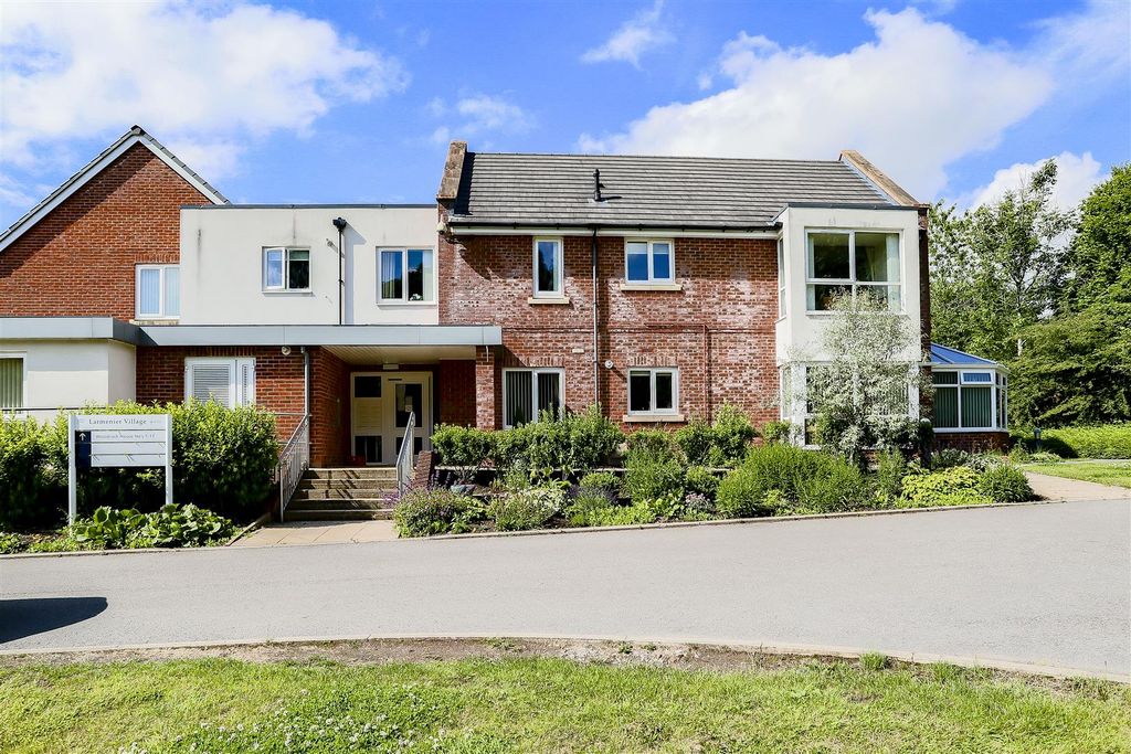 2 bed flat for saleWoodcock House, Larmenier Retirement Village, Preston New Road, Blackburn BB2