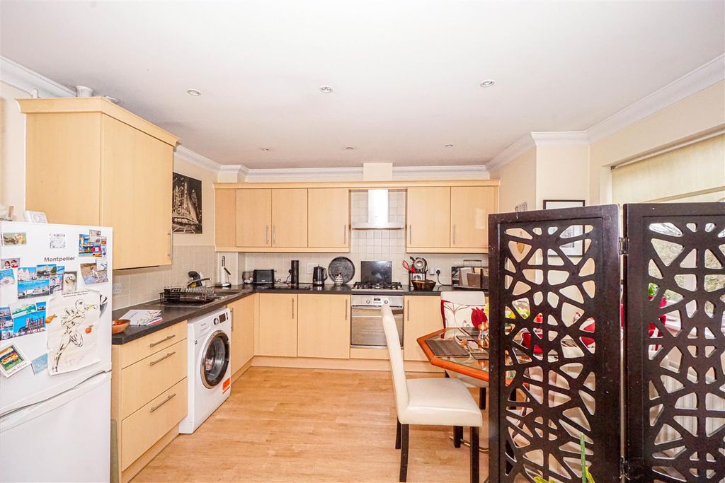 Additional image 13 of 2 bed flat for saleWelton Rise, St. Leonards-On-Sea TN37