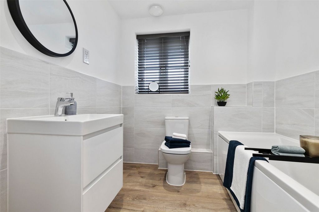 Additional image 7 of 2 bed flat for saleLoddon Rise, Beccles Road, Loddon, Norwich NR14