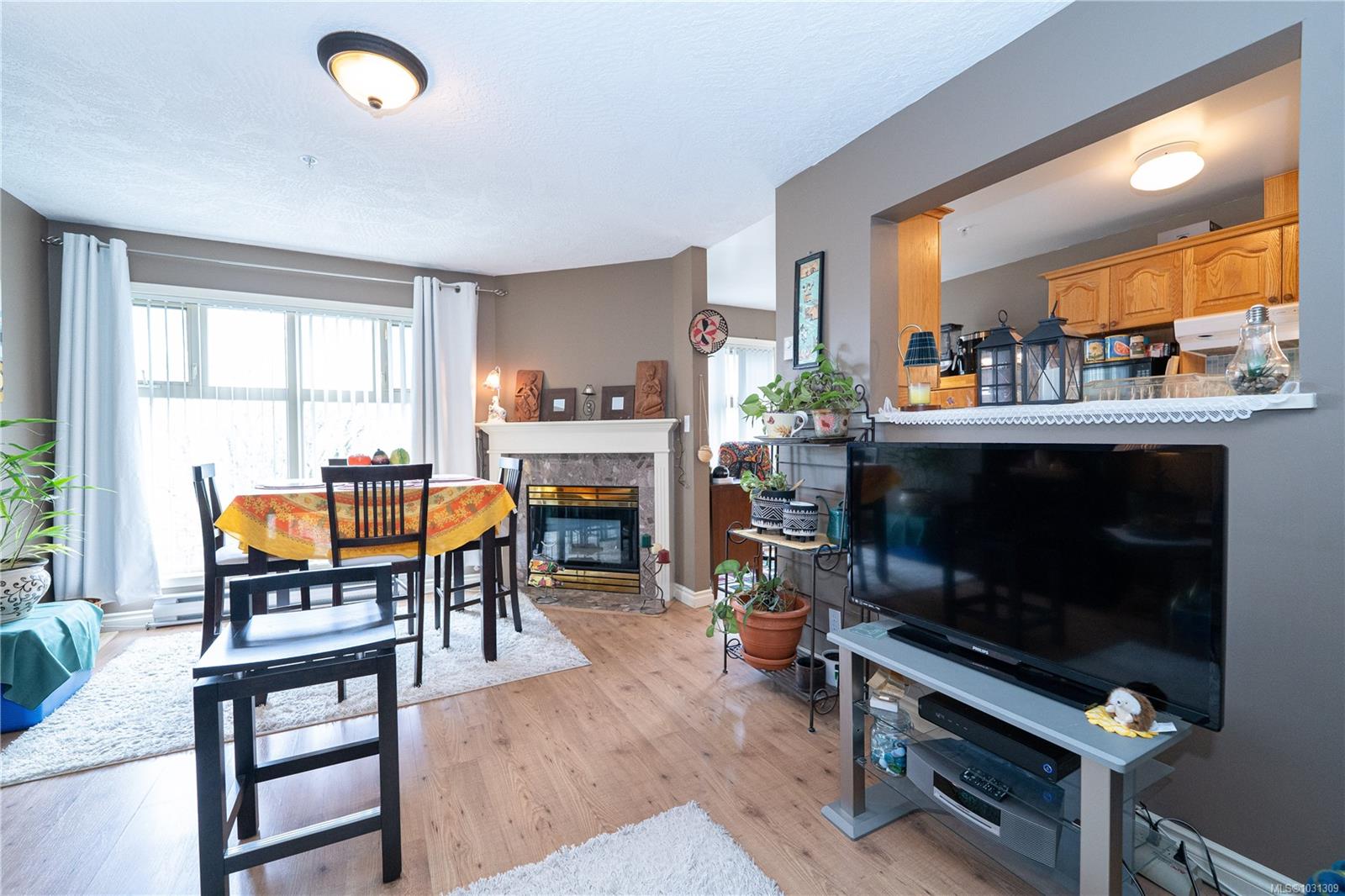 Additional image 3 of 307-2527 Quadra Street, Victoria, BC, V8T 4E1