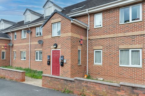 Canterbury Road, Meersbrook S8