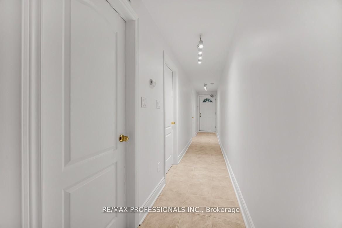 Additional image 2 of LOWER-213 Major Street, Toronto, ON, M5S 2L4