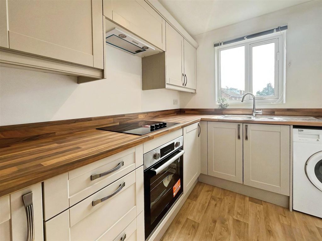 Additional image 3 of 1 bed property for saleSt. Benedicts Close, Aldershot GU11