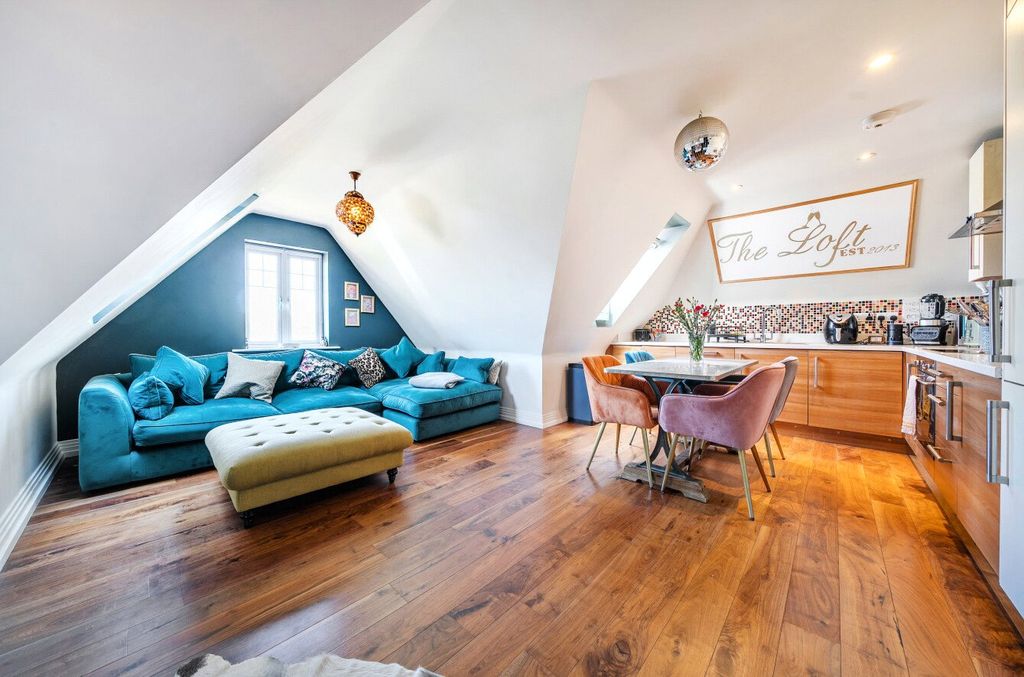 Additional image 12 of 2 bed flat for saleMagnolia Drive, Banstead, Surrey SM7