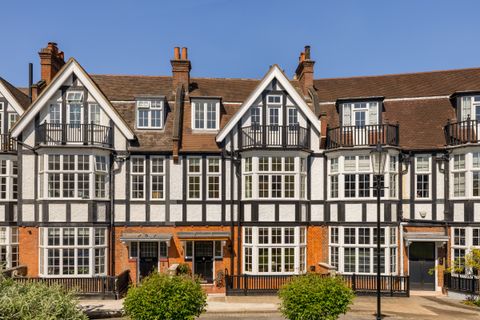 Queen's Elm Square, Chelsea, Surrey SW3