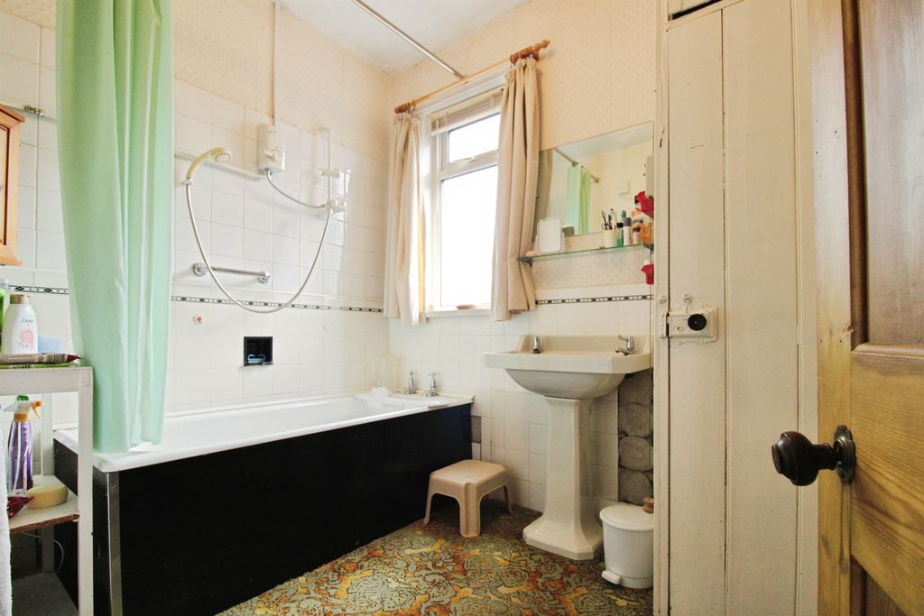 Additional image 6 of 3 bed semi-detached house for saleForeland Road, Whitchurch, Cardiff CF14