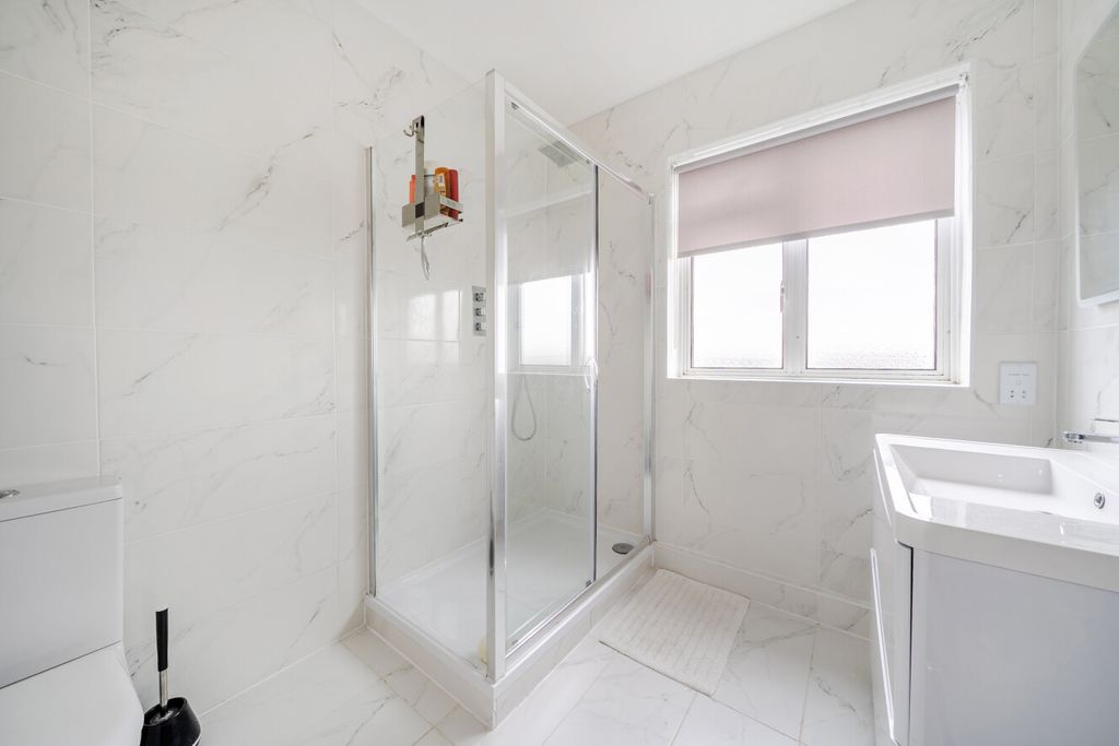 Additional image 11 of 3 bed flat for saleParkside, Court Downs Road, Beckenham, Kent BR3