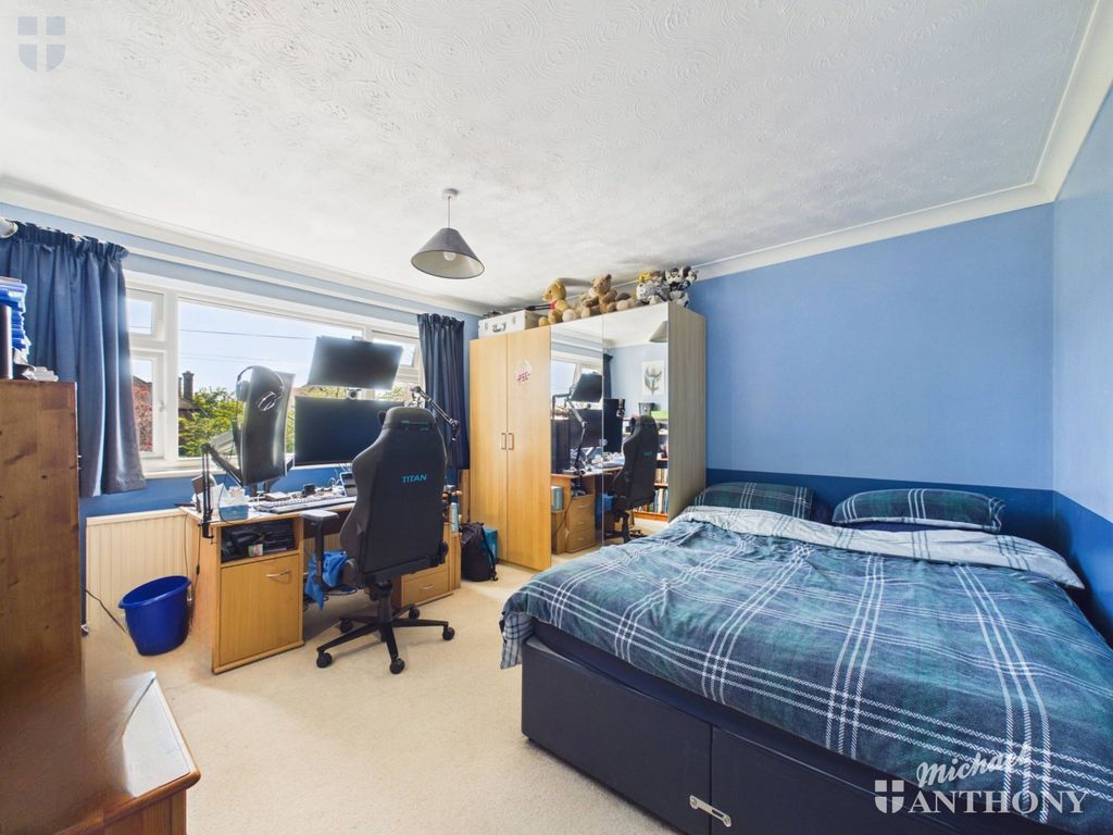 Additional image 5 of 5 bed detached house for saleKing Edward Avenue, Aylesbury HP21