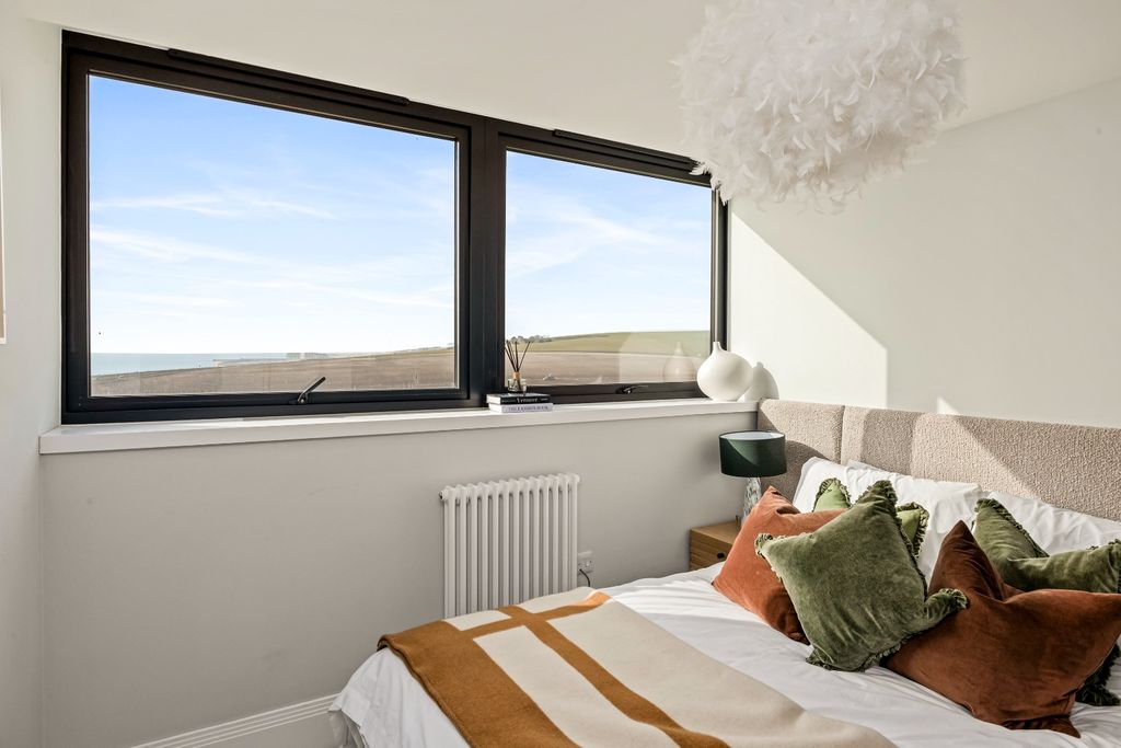 3 bed flat for saleCliffs Point, Greenways, Ovingdean, Brighton BN2 photo 5