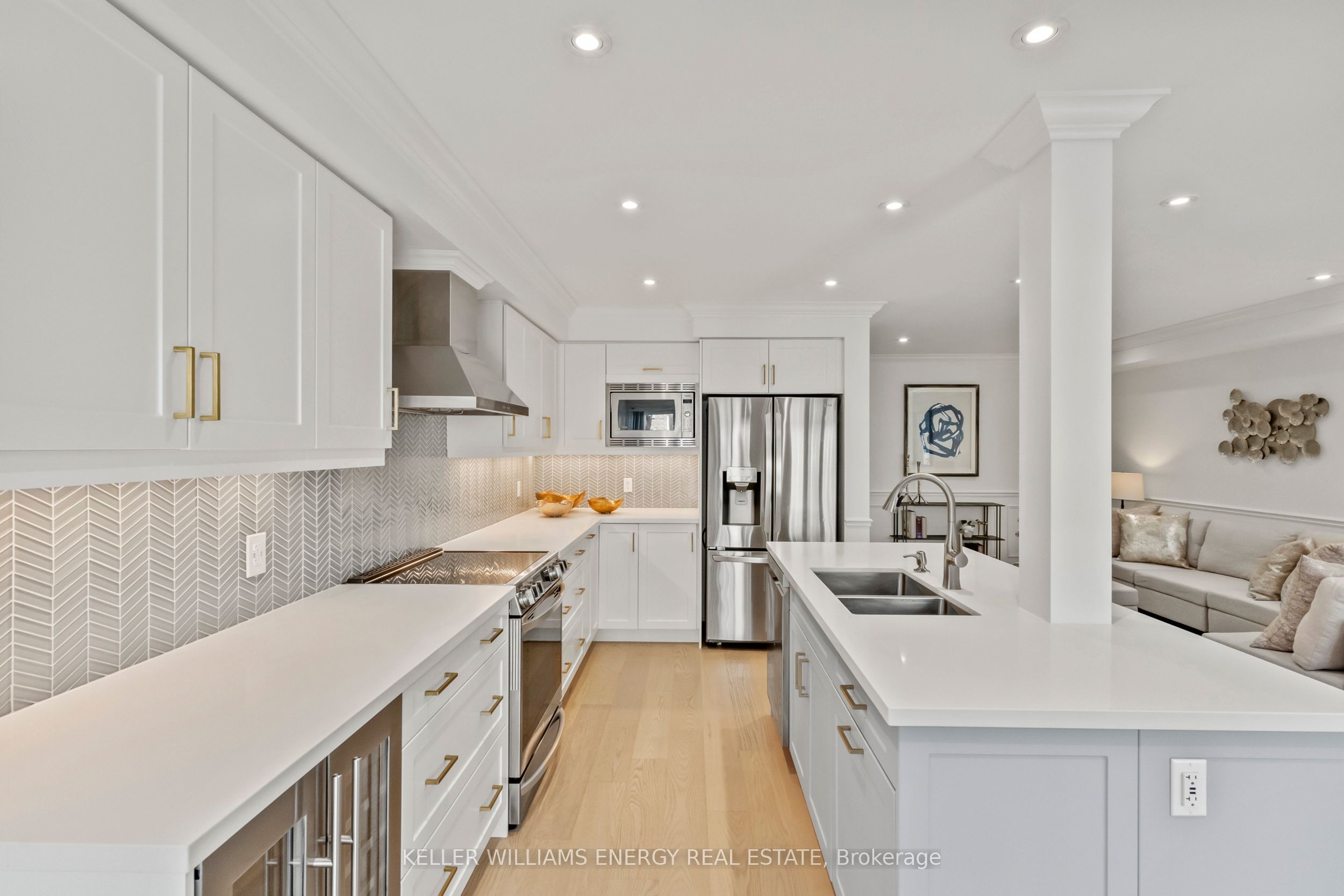 Additional image 2 of 33 Tabaret Crescent, Oshawa, ON, L1L 0G5
