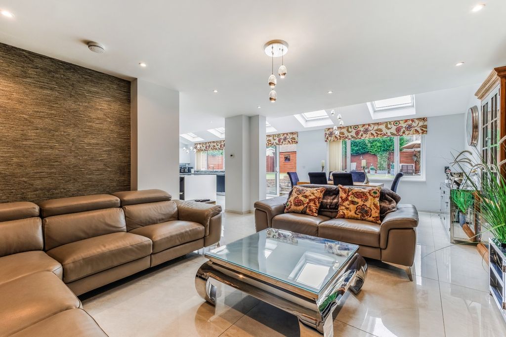 Additional image 7 of 7 bed detached house for saleBaas Hill Close, Broxbourne, Hertfordshire EN10