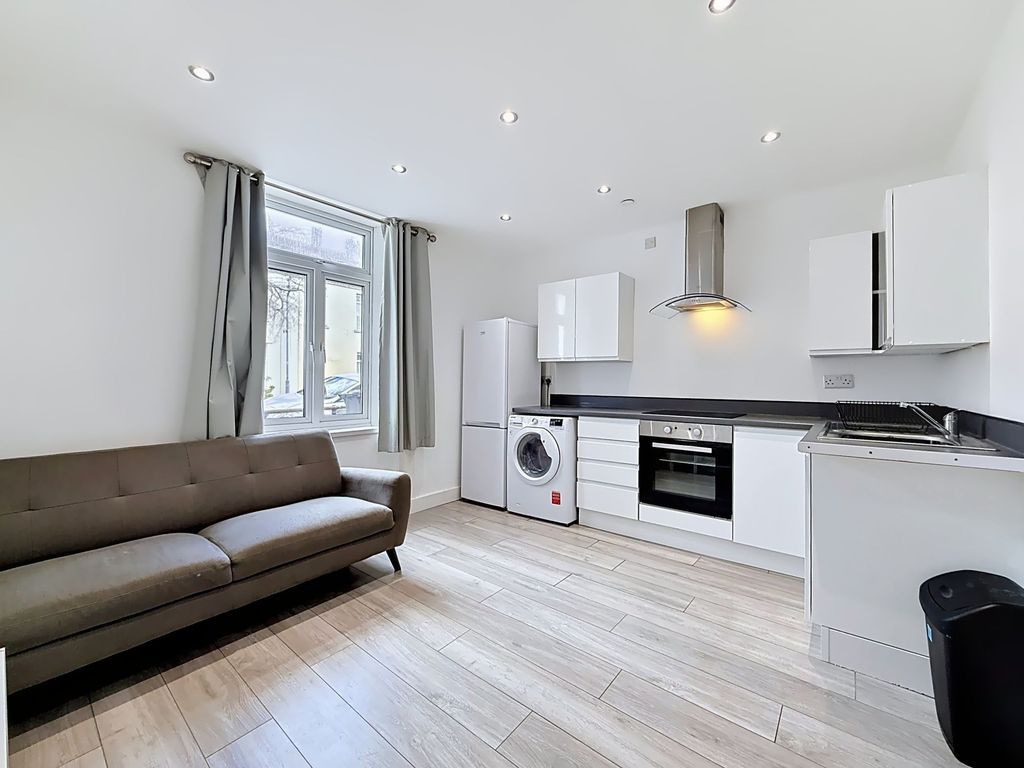 Additional image 5 of 5 bed property for saleBedford Street, Cardiff CF24
