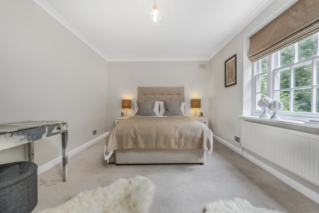 Additional image 15 of 5 bed detached house for saleWoodside Lane, Winkfield, Windsor, Berkshire SL4