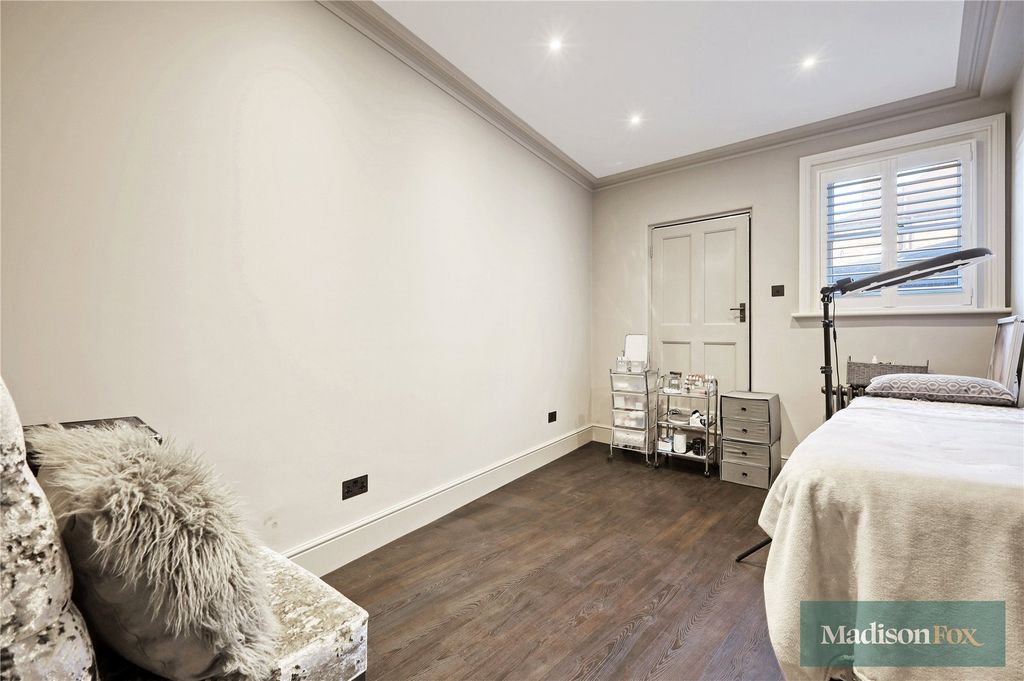 Additional image 24 of 5 bed detached house for saleQueens Road, Buckhurst Hill, Essex IG9