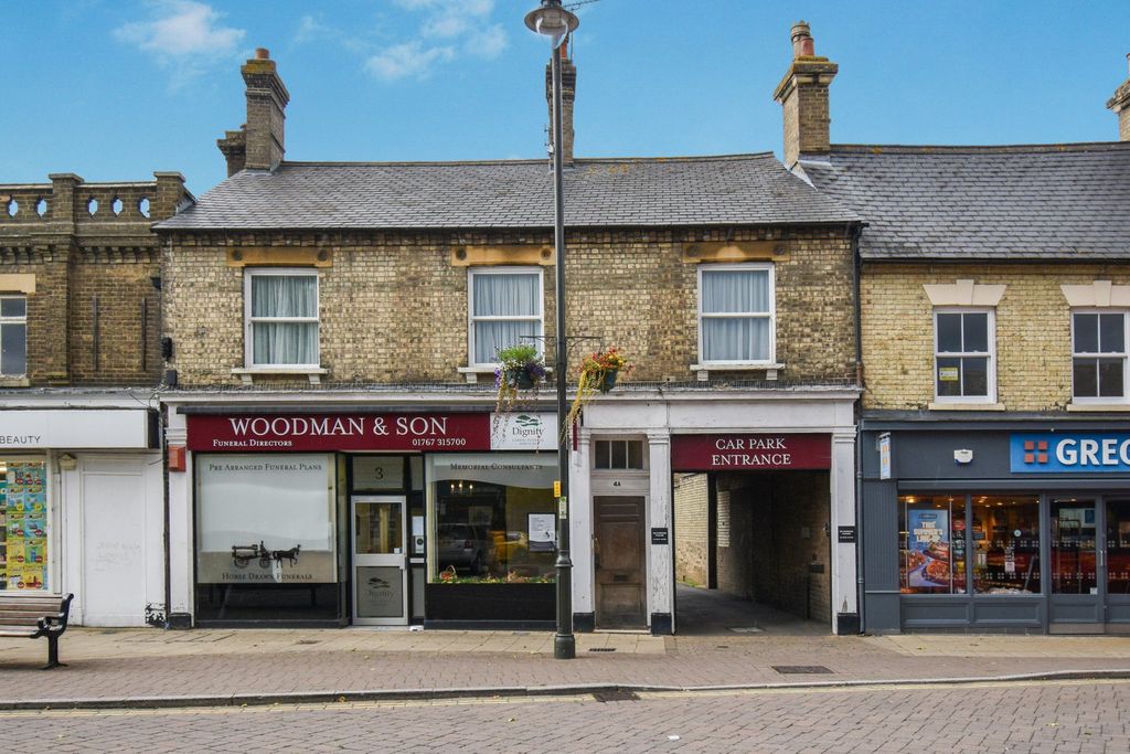 4 bed flat for saleMarket Square, Biggleswade SG18