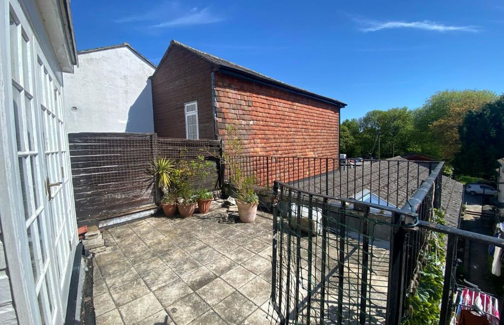 Additional image 12 of 3 bed flat for saleFlat 6 Blandford House, 47 East Street, Blandford Forum, Dorset DT11