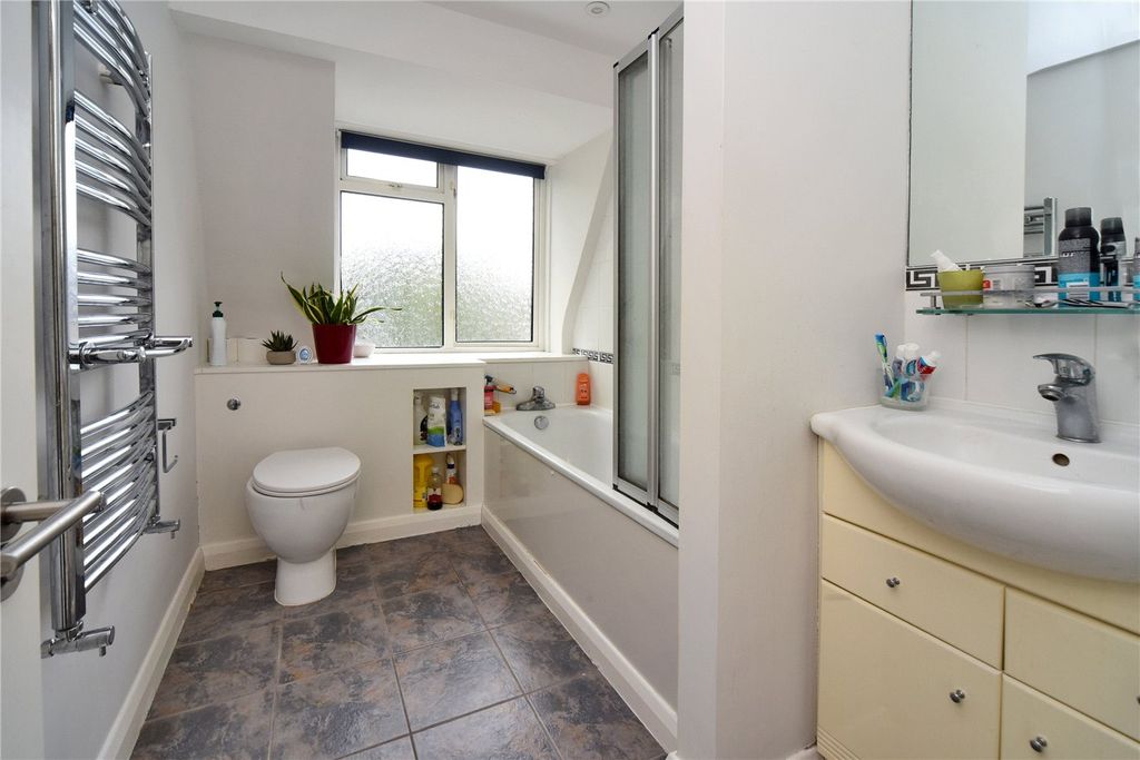 Additional image 8 of 2 bed maisonette for saleCheyne Court, Park Road, Banstead, Surrey SM7