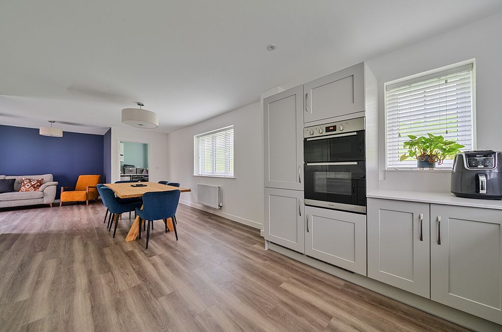 Additional image 16 of 5 bed detached house for saleWalton Close, Alton, Hampshire GU34