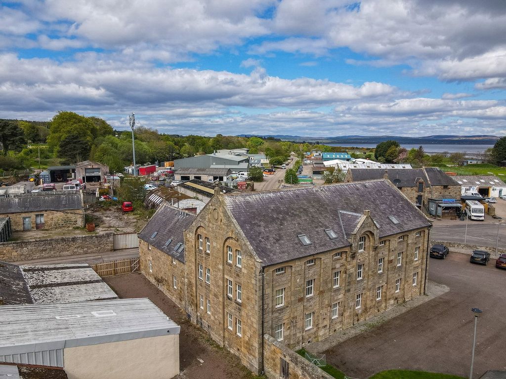2 bed flat for saleFlat 9, The Granary, Shore Road, Tain, Ross-Shire IV19