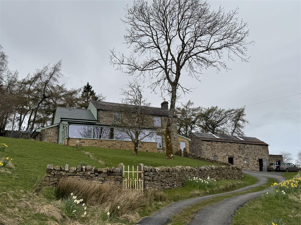4 bed farmhouse for saleAlston CA9