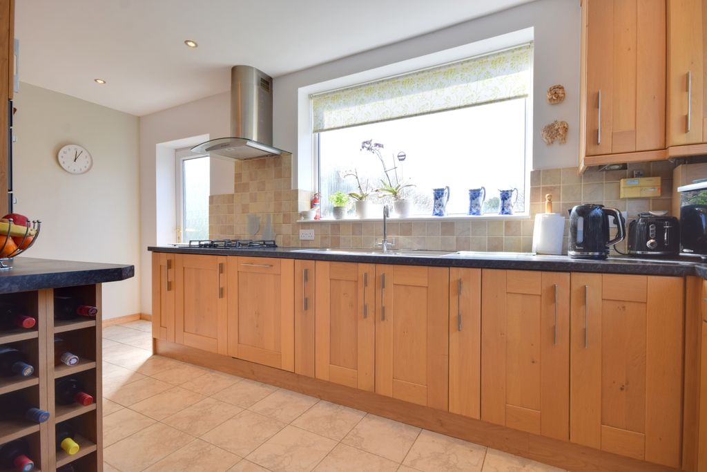 Additional image 9 of 3 bed detached house for saleWoodhead Lane, Brighouse, West Yorkshire HD6