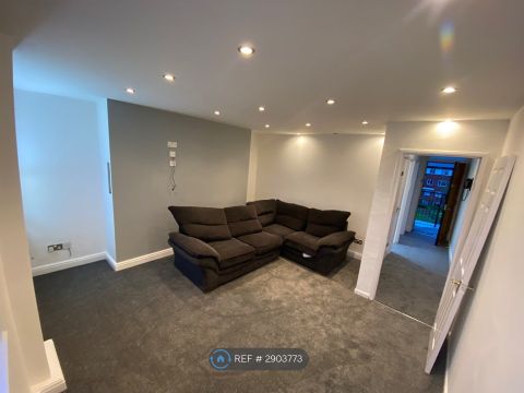 Redmires Court, Salford M5