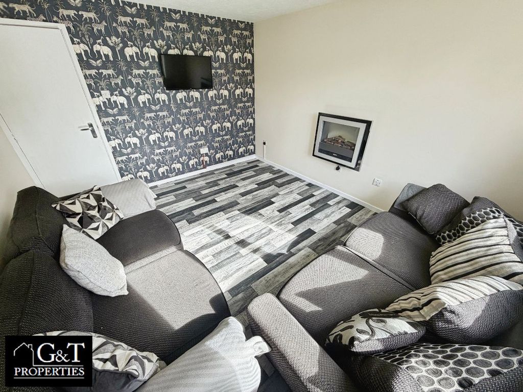 2 bed flat for saleDadford View, Brierley Hill DY5 photo 3